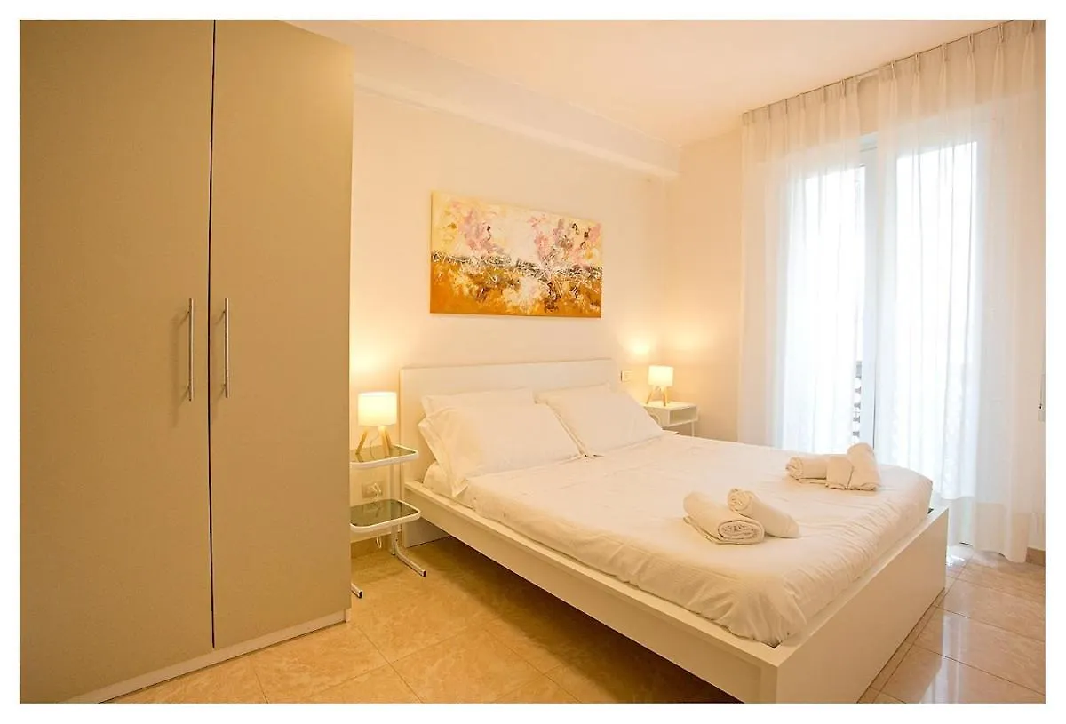 Casa Nica, Comfortable Flat Just 200 M From The Sea Lido di Camaiore Apartman