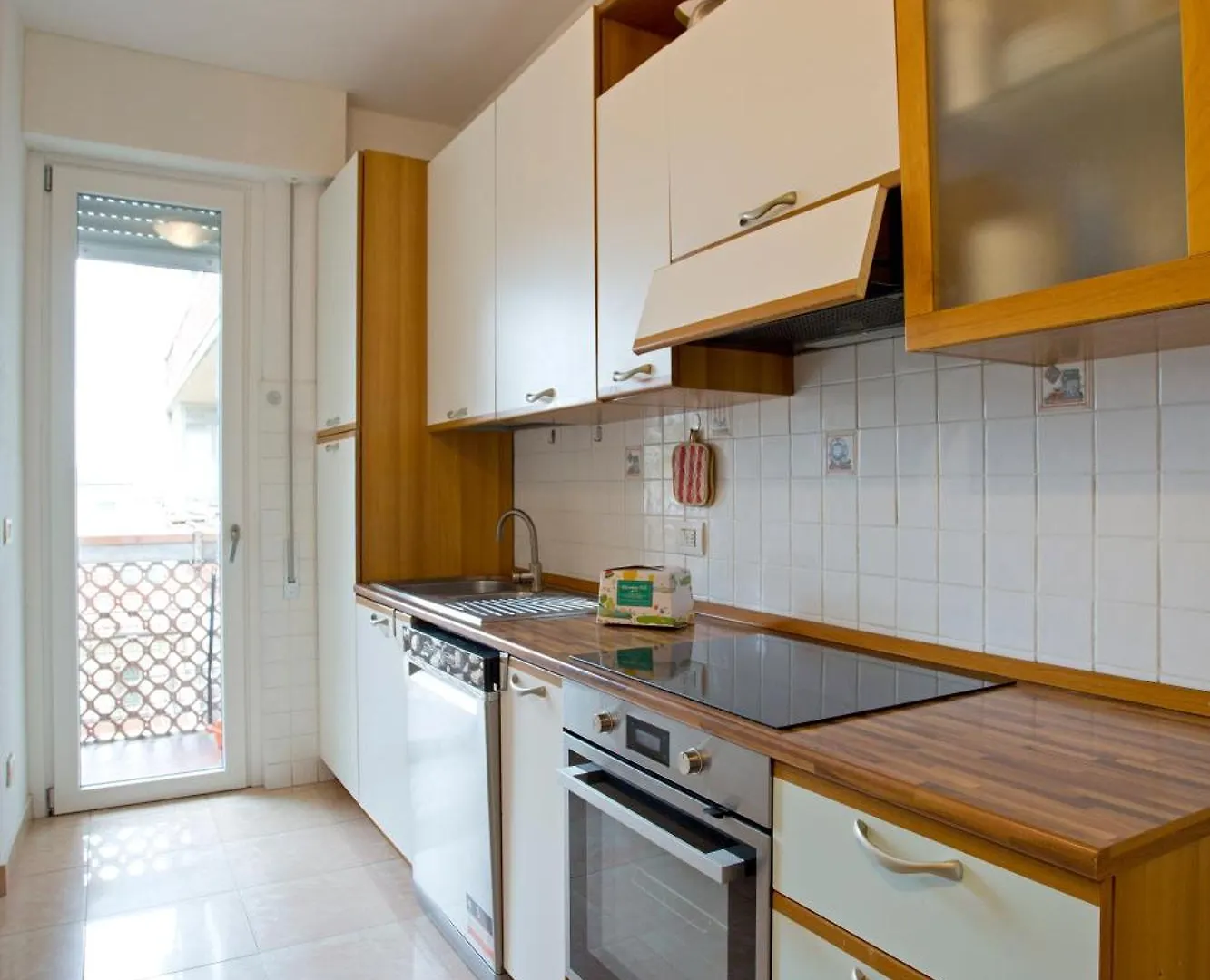 Casa Nica, Comfortable Flat Just 200 M From The Sea Lido di Camaiore 0*,  Italy
