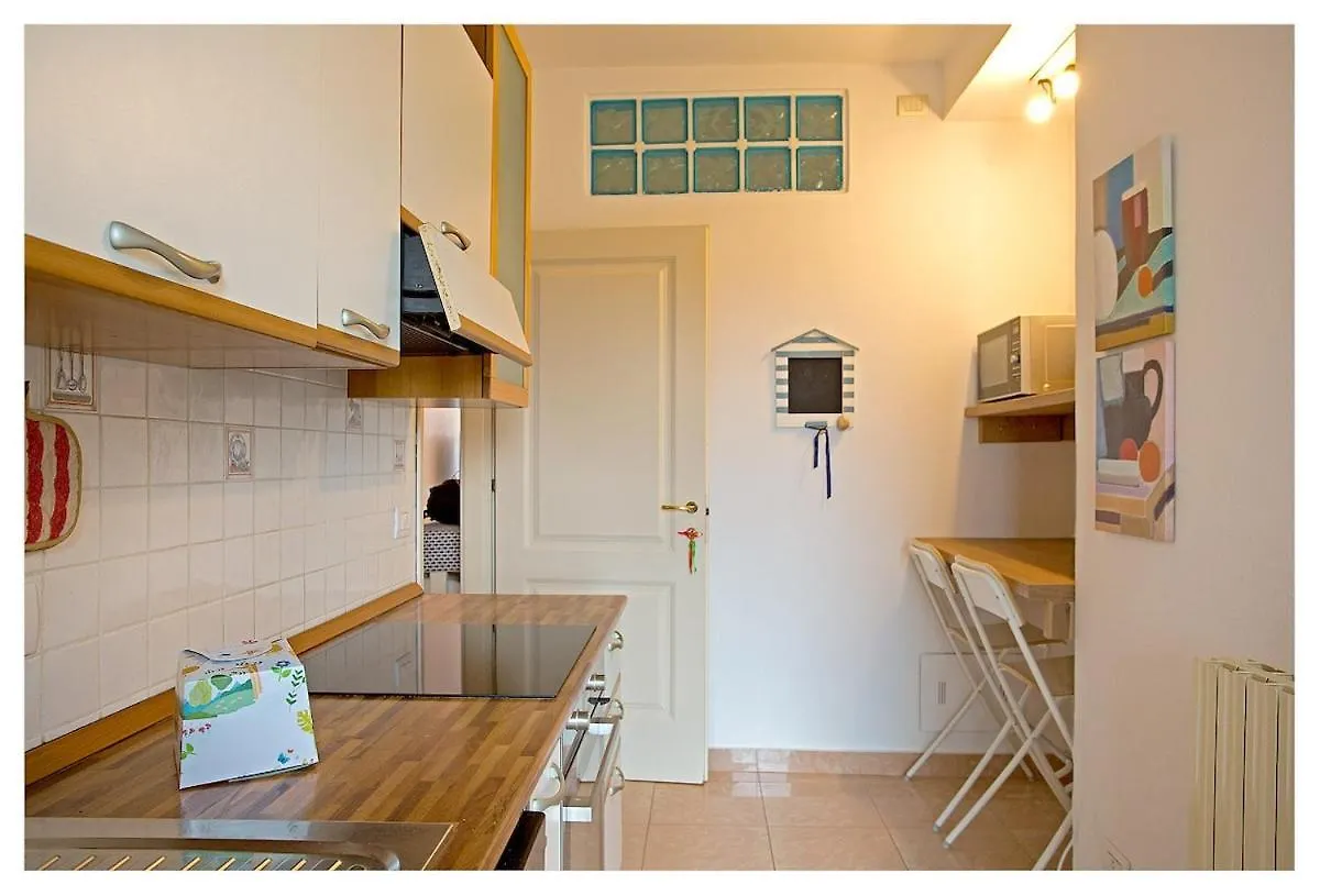 Casa Nica, Comfortable Flat Just 200 M From The Sea Lido di Camaiore