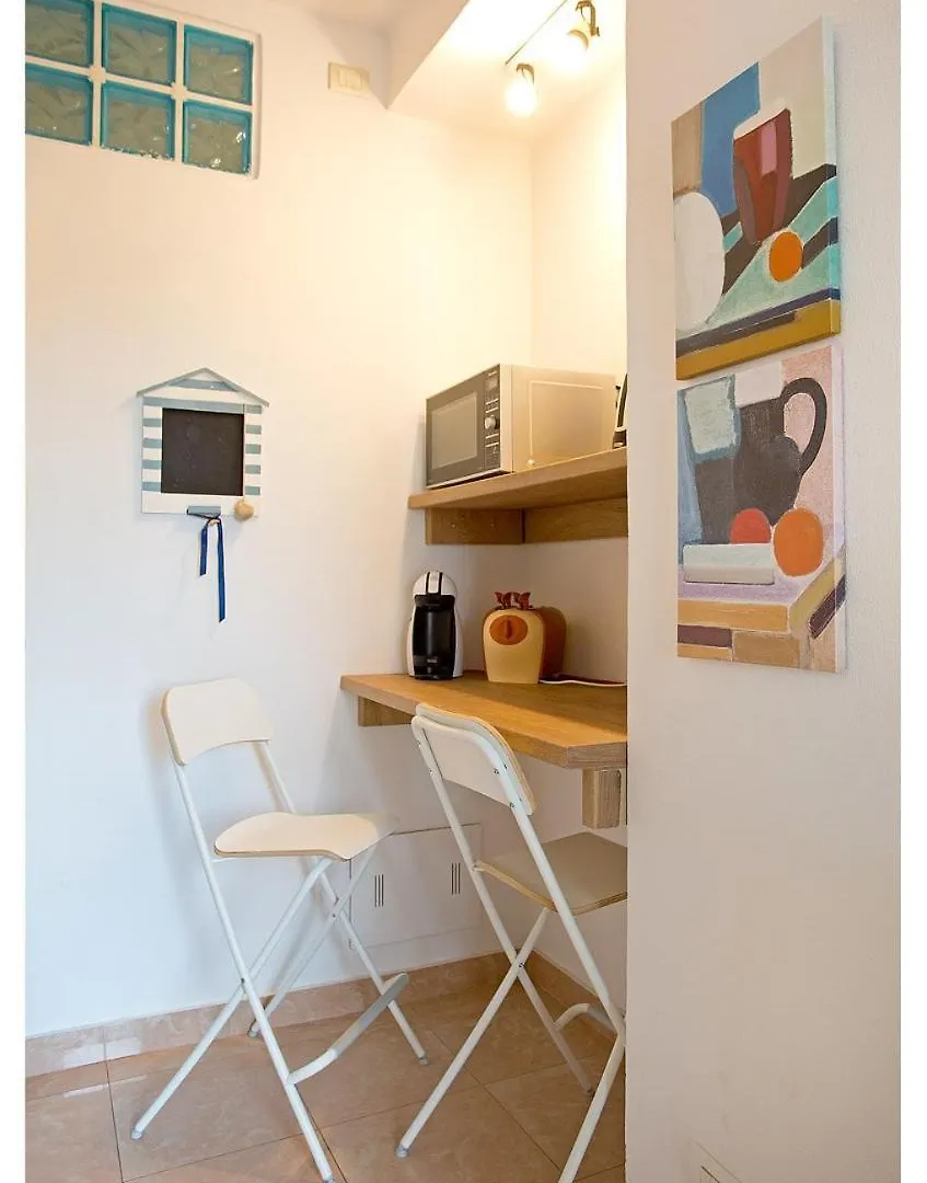 Apartment Casa Nica, Comfortable Flat Just 200 M From The Sea Lido di Camaiore